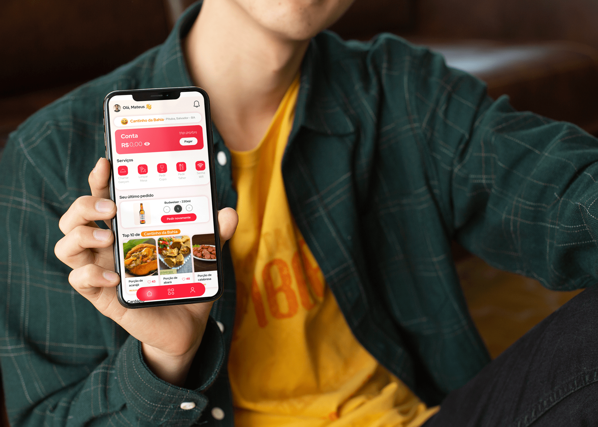 App de restaurante: Cardápio de restaurante na tela de um celular